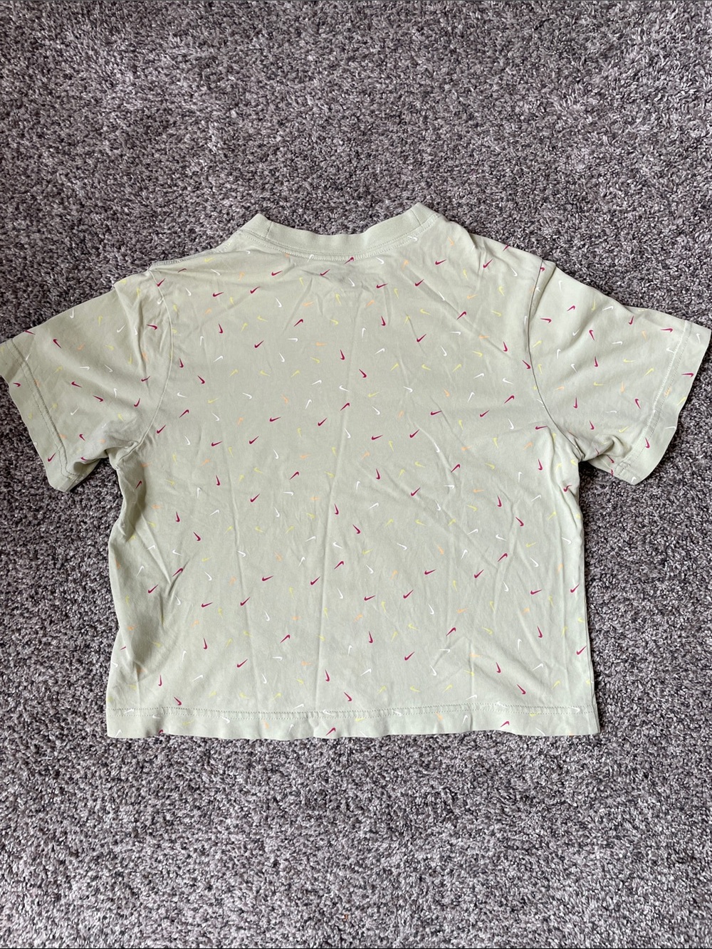 NWOT Nike Light Green Cropped Tee with Mini Swoosh Print. Size S/P. - Picture 4 of 4